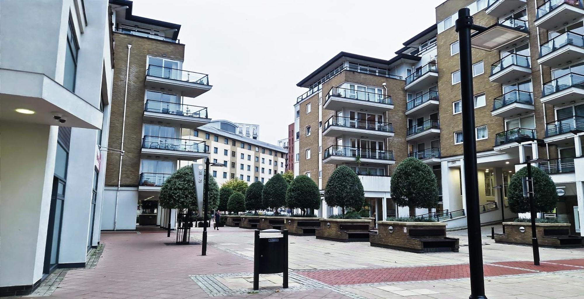 Charming Three Bedroom By The Thames London