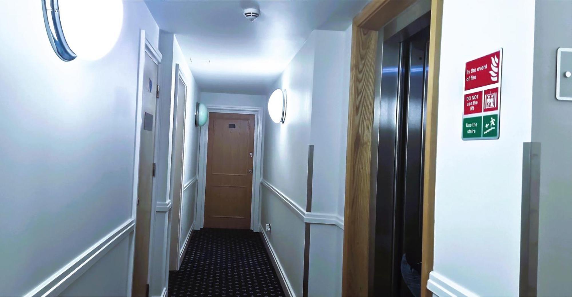 Charming Three Bedroom By The Thames
